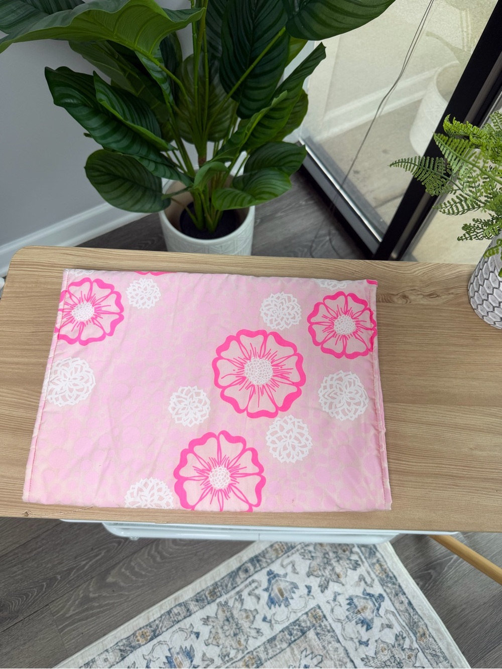 Lilly Pulitzer Custom Vintage Pink Floral Travel Pouch - Picture 3 of 8